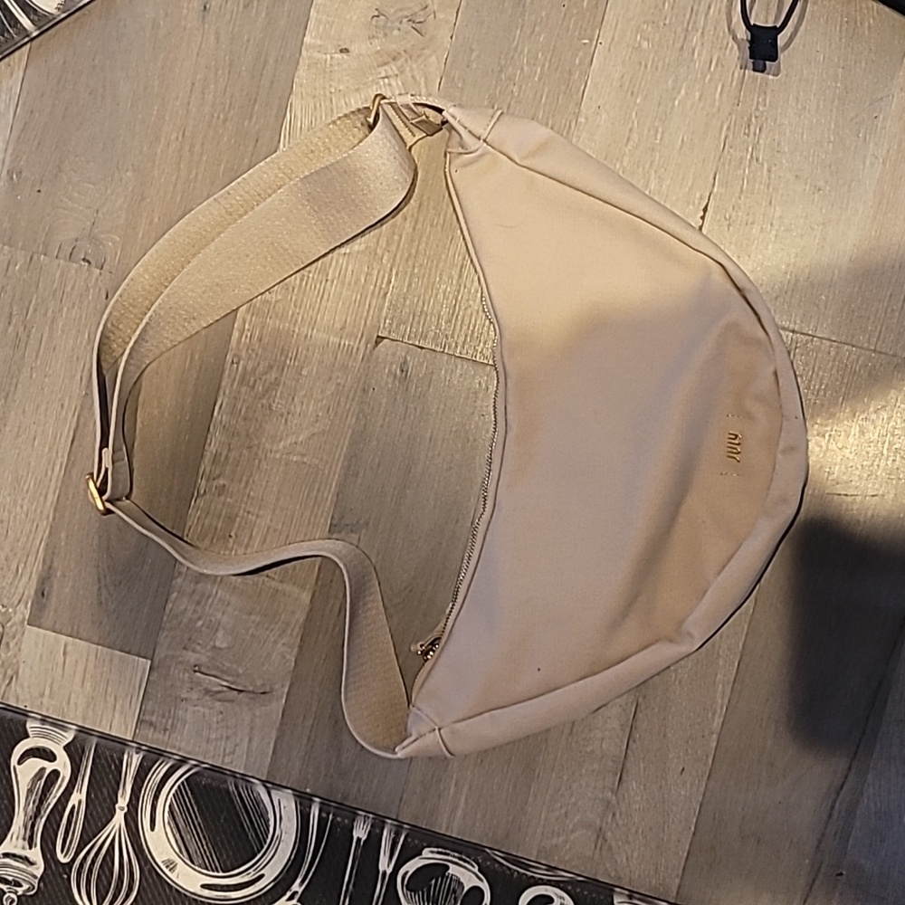 July Everyday Crescent Bag in Color Natural 100% Cotton Used 1x Only - Picture 4 of 8